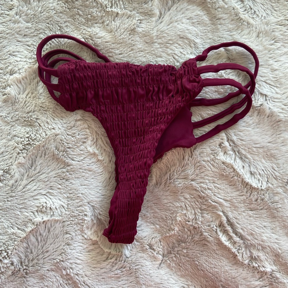 S Bikini - Picture 2 of 5